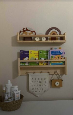 Natuurlijk Houten Montessori Hangerrek - Kinderbabykamerhanger - Wandplank Zijkant Open en Enkele Plank - Hangerrek met 2 Planken - 50 cm - 5 Haken - Afbeelding 3