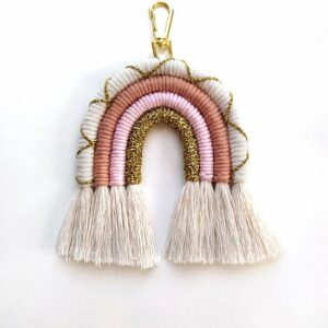 Seizoen Lente - Macrame Regenboog Sleutelhanger - Macrame Tas Riem - Regenboog Sleutelhanger - Cadeau Sleutelhanger - Handgemaakte Gebreide Sleutelhanger - Handgemaakte Macrame - Model 010 - Afbeelding 4
