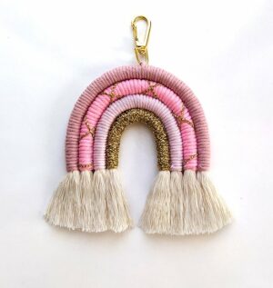 Seizoen Lente - Macrame Regenboog Sleutelhanger - Macrame Tas Riem - Regenboog Sleutelhanger - Cadeau Sleutelhanger - Handgemaakte Gebreide Sleutelhanger - Handgemaakte Macrame - Model 002 - Afbeelding 3